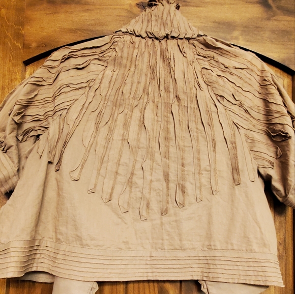 BCBGMAXAZRIA Lightweight Short Sleeve Textured Jacket, Size S - Picture 7 of 11